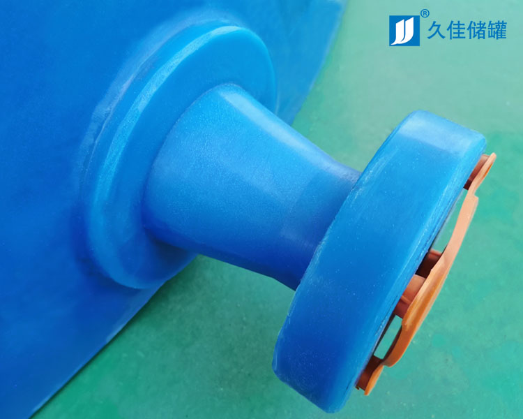 水廠(chǎng)次氯酸鈉儲(chǔ)存罐該如何選擇材質(zhì)及廠(chǎng)家？