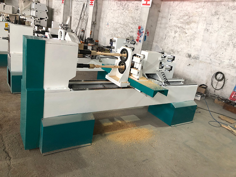 LR-1516-2雙軸數(shù)控木工車床