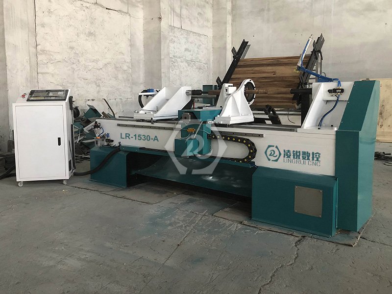 LR-1530-A全自動上下料木工車床