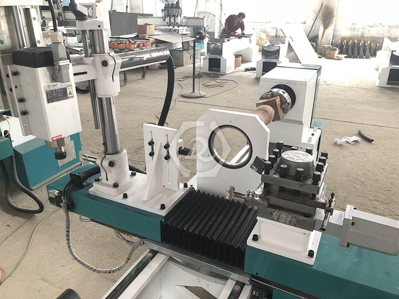 LR-2530-ATC自動刀臺木工車床