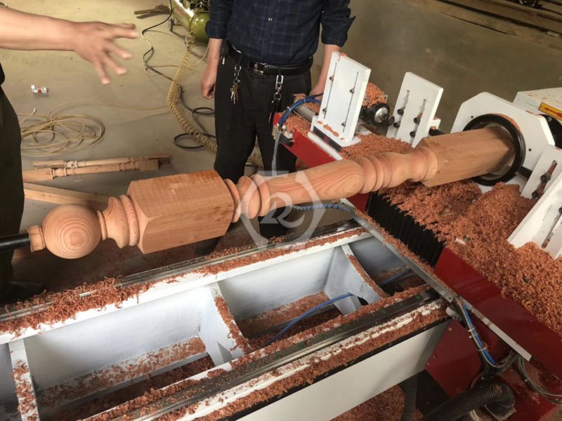 多功能單軸數(shù)控木工車床加工圖