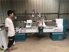 <b>云南昆明客戶訂購凌銳LR-1530-S單軸車銑雕多功能一體數(shù)控木工車床</b>